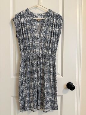 Loft Dress, Size Small Petite, Excellent Condition. Blue And White.